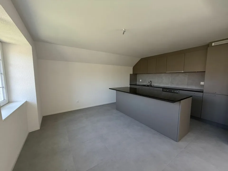 Sonvilier, prächtige 5.5-Zimmer-Wohnung im 4. Stock - NEU