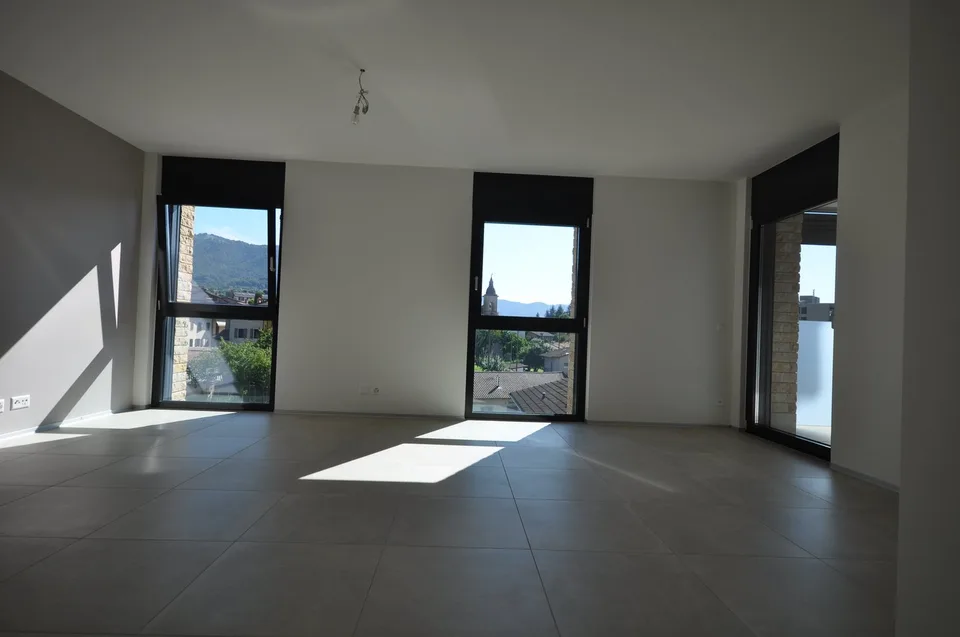 COLDRERIO, Schönes Appartement im letzten Stock