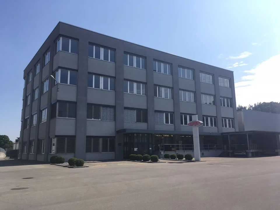 Büroräumlichkeiten im 2. + 3. OG im Industrie- und Gewerbepark Schwerzi zu vermieten
