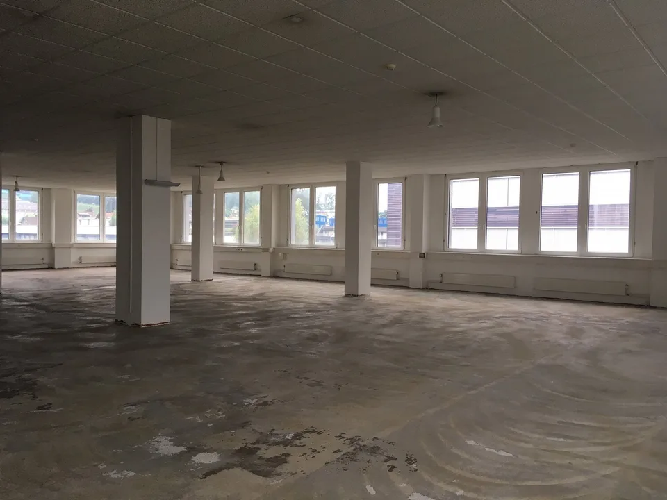 Büroräumlichkeiten im 2. + 3. OG im Industrie- und Gewerbepark Schwerzi zu vermieten – Foto 9 von 14