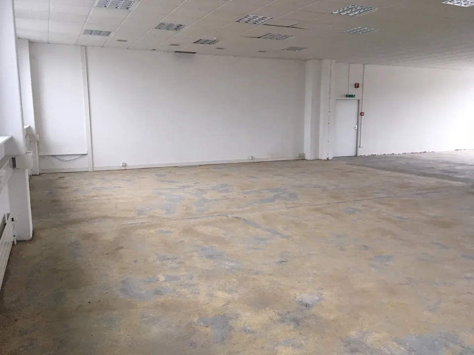 Büroräumlichkeiten im 2. + 3. OG im Industrie- und Gewerbepark Schwerzi zu vermieten – Foto 7 von 14