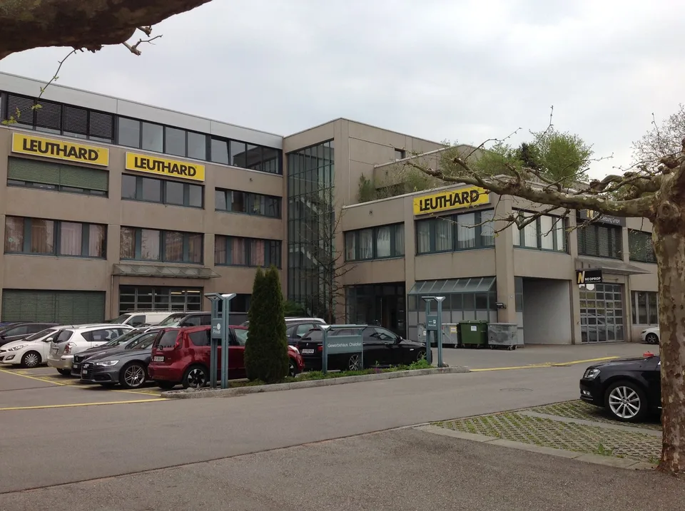 Attraktive Gewerbe-/Lagerfläche von 280 m2 im Erdgeschoss mit direkter Zufahrt
