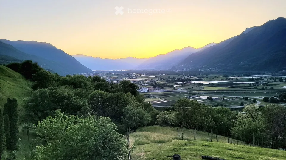 Affittasi appartamento 2.5 locali  Camorino zona collinare