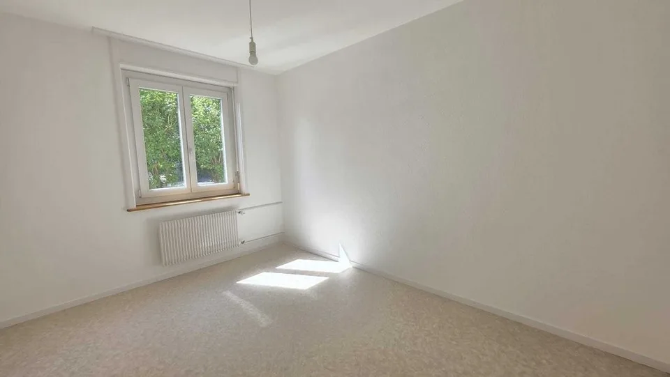 PRÄCHTIGES 5-ZIMMER-APARTMENT IM ERDGESCHOSS MIT PRIVATER TERRASSE