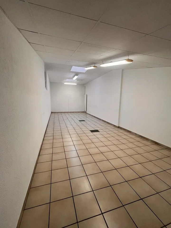 Uso polivalente: spazi commerciali/uffici in posizione centrale