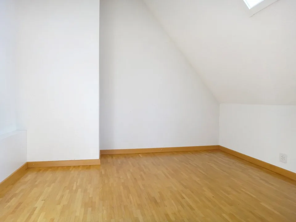 Ufficio/studio originale con una vista meravigliosa in una casa di 2 famiglie attraente nel centro del villaggio ...