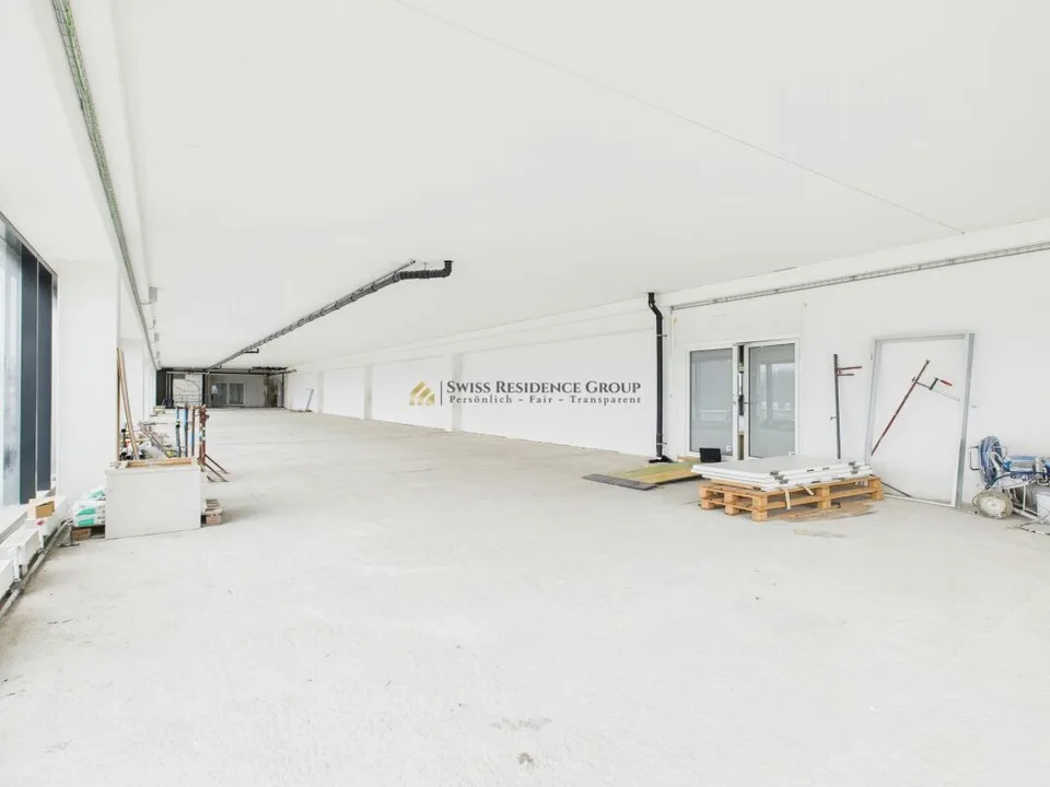 Spazio commerciale flessibile con opzione di espansione locativa nel Riedmatt Center