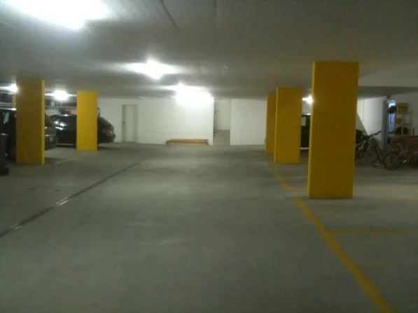 Töffparkplatz in Tiefgarage zu vermieten
