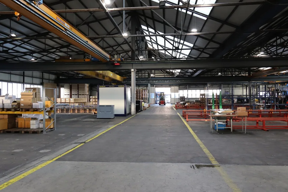 Spazio di produzione e magazzino nella zona industriale di Dietikon