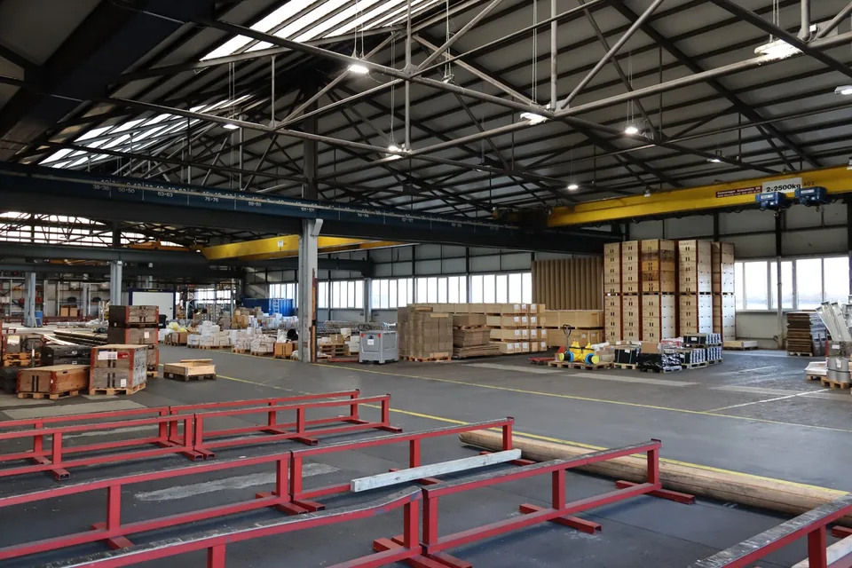 Spazio di produzione e magazzino nella zona industriale di Dietikon