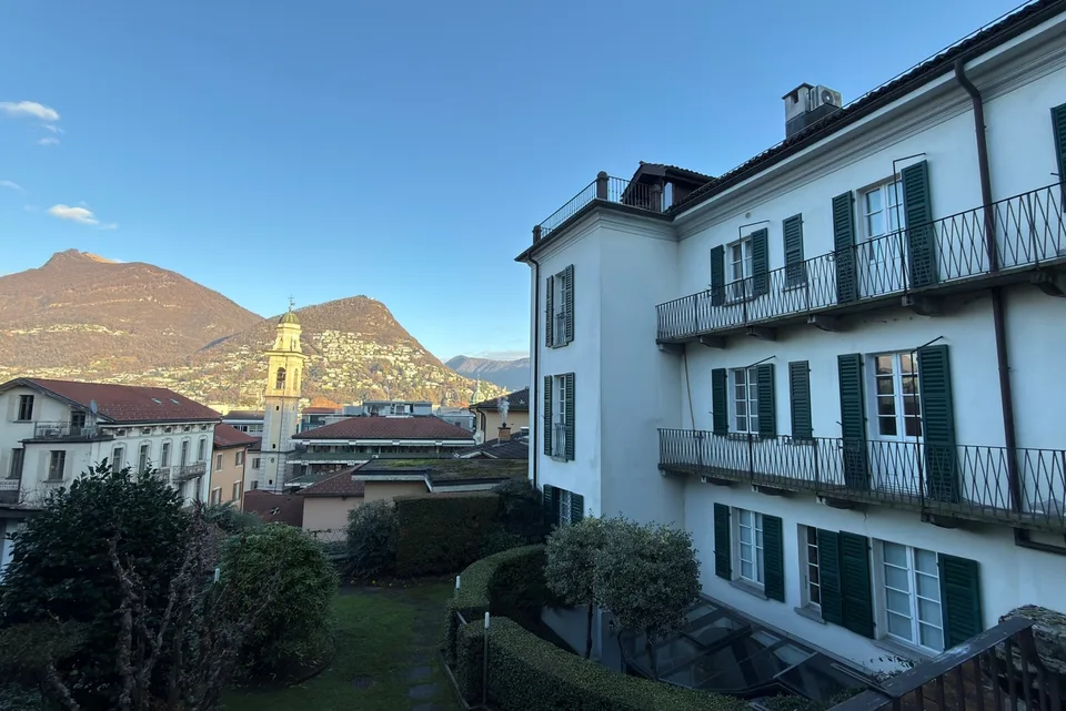AMPIO APPARTAMENTO DI PREGIO NEL CUORE DI LUGANO