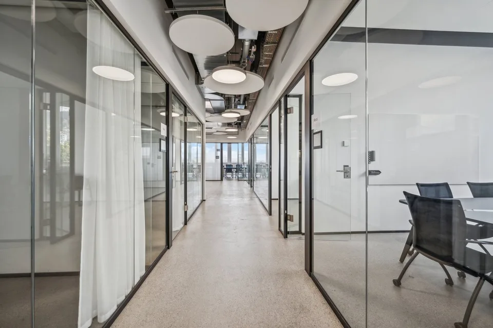 Top-Büroflächen direkt an der A14 – modern, voll ausgestattet & bezugsbereit – Foto 8 von 9
