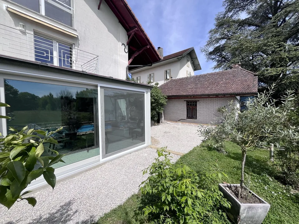 Im Herzen des Dorfes Eclépens, zur Miete superbe Apartment von 210 m2