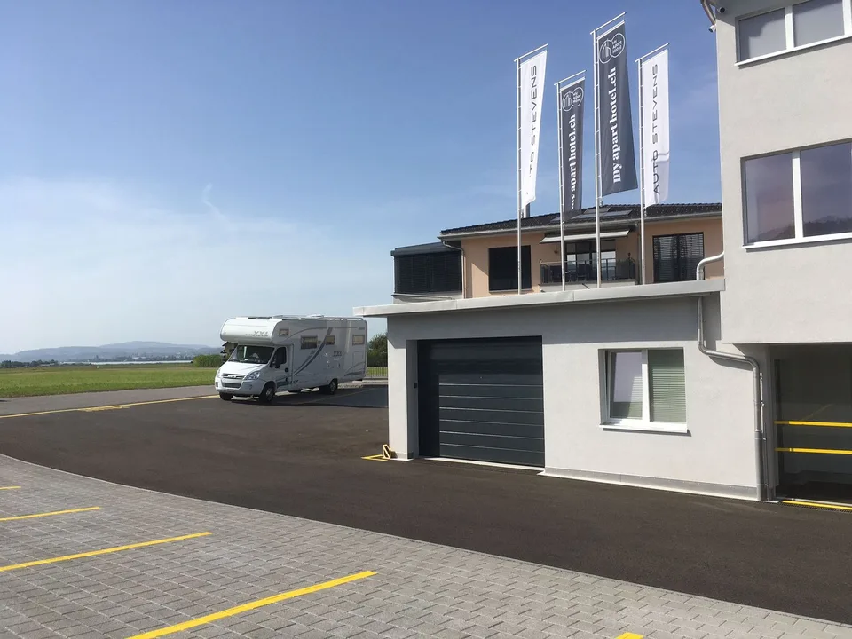 Secure motorhome storage space in Nuolen-Wangen SZ – photo 11 of 11