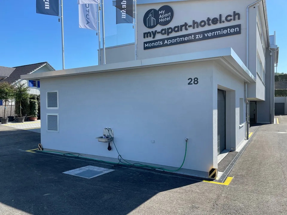 Secure motorhome storage space in Nuolen-Wangen SZ – photo 6 of 11