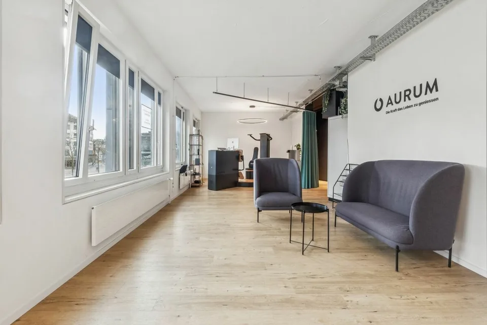 Moderne und lichtdurchflutete Fitness- Studio- oder Bürofläche in zentraler Lage gleich beim Bahnhof Winterthur – Foto 10 von 15