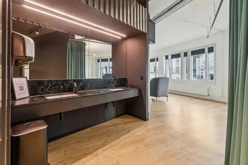 Moderne und lichtdurchflutete Fitness- Studio- oder Bürofläche in zentraler Lage gleich beim Bahnhof Winterthur – Foto 11 von 15