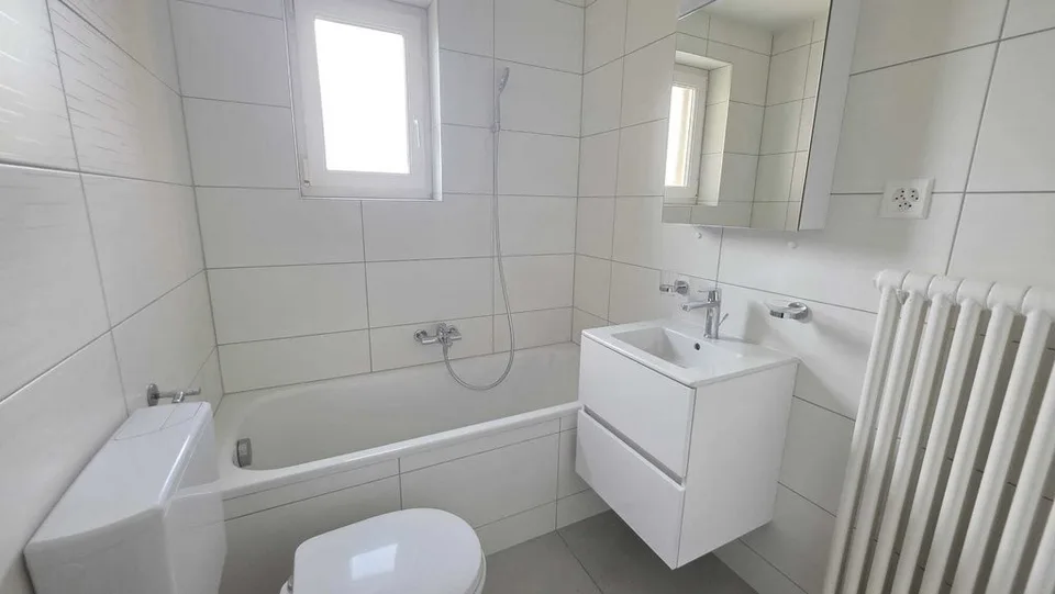Bell'appartamento di 4 locali ristrutturato con balcone – foto 6 di 9