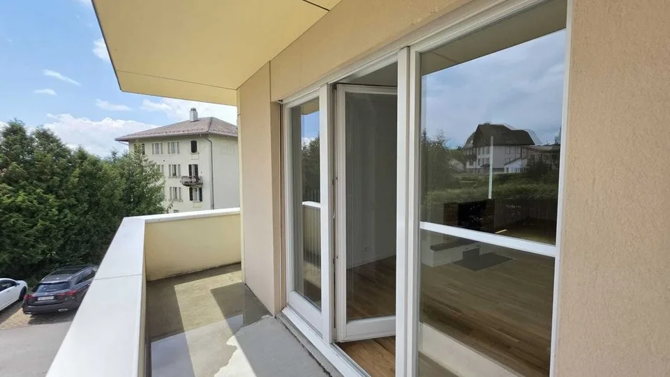 Prächtige 4-Zimmer-Wohnung, komplett renoviert, mit Balkon