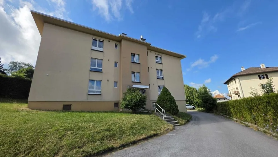 Bell'appartamento di 4 locali ristrutturato con balcone – foto 9 di 9