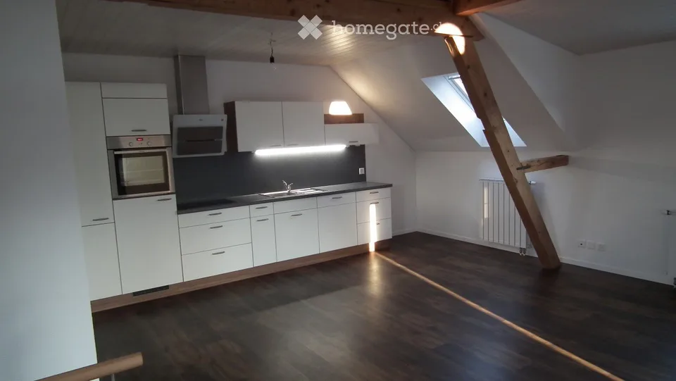 In affitto 3 camere appartamento mansardato, non fumatore