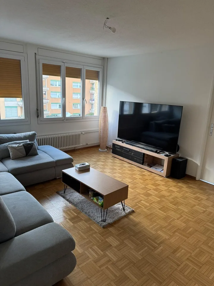 Helles 2-Zimmer-Wohnung mit Panoramablick in Neuchâtel