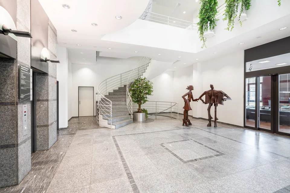 Espace de bureau attractif avec des possibilités d'utilisation flexibles ! – photo 7 sur 10