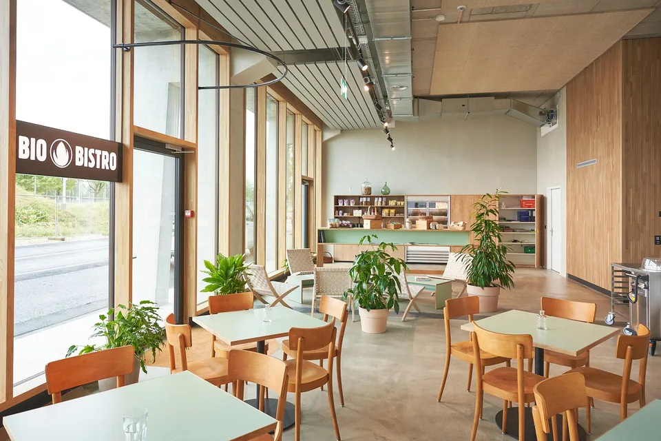 Espaces au rez-de-chaussée libres dans HOPE