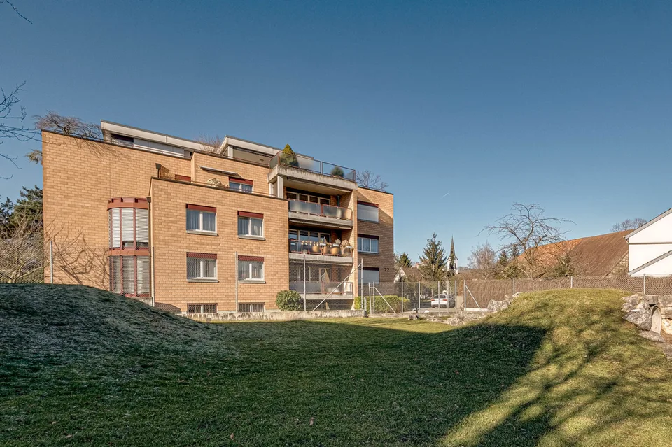 Primo affitto dopo ristrutturazione: Appartamento 3.5 locali moderno a Reinach