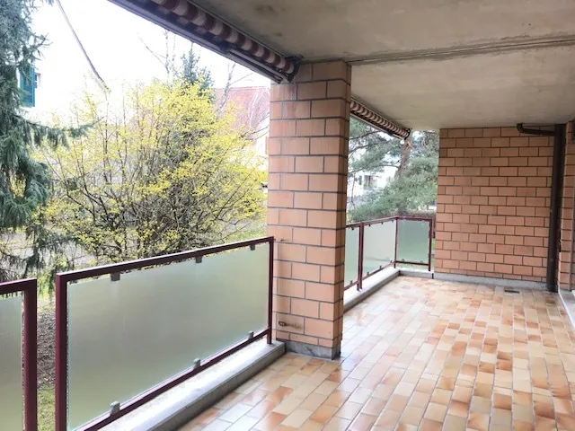 Primo affitto dopo ristrutturazione: Appartamento 3.5 locali moderno a Reinach