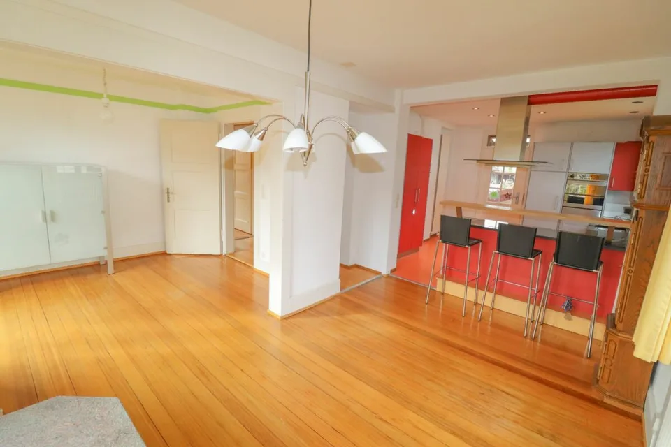 Casa di 8,5 locali, anche utilizzabile come casa a più generazioni, su 1.441 m2 di terreno con riserva di terreno edificabile – foto 7 di 18