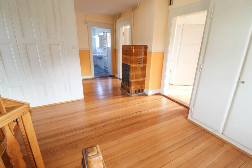 Casa di 8,5 locali, anche utilizzabile come casa a più generazioni, su 1.441 m2 di terreno con riserva di terreno edificabile – foto 10 di 18