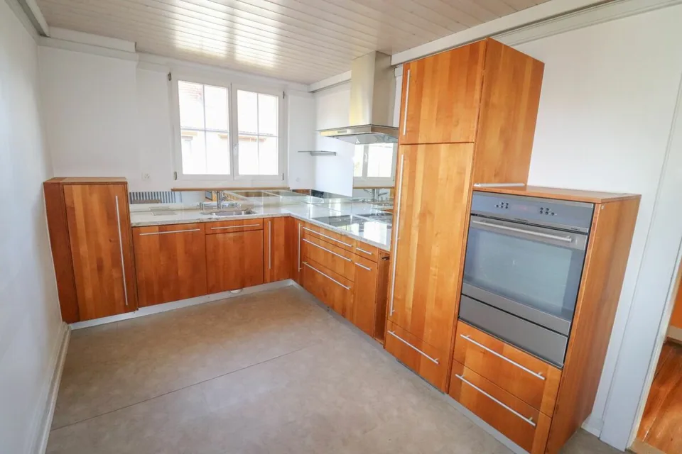 Casa di 8,5 locali, anche utilizzabile come casa a più generazioni, su 1.441 m2 di terreno con riserva di terreno edificabile – foto 12 di 18