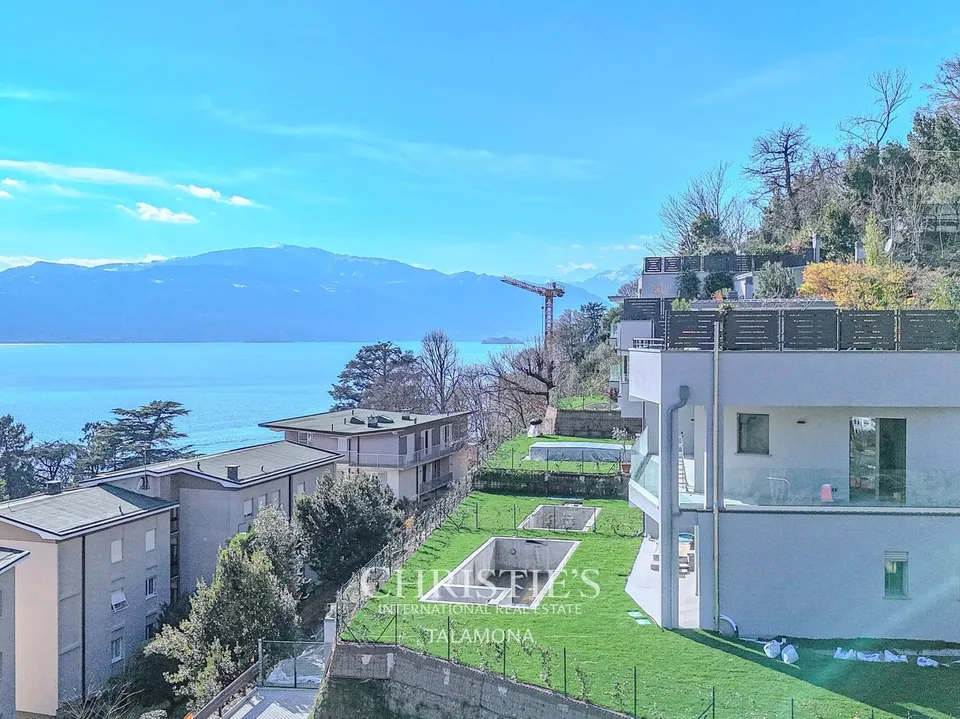 Penthouse di tre camere con vista lago meravigliosa a Laveno-Mombello – foto 10 di 13