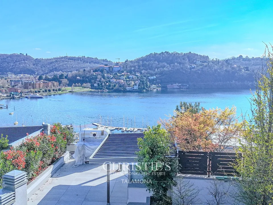 Penthouse di tre camere con vista lago meravigliosa a Laveno-Mombello – foto 9 di 13