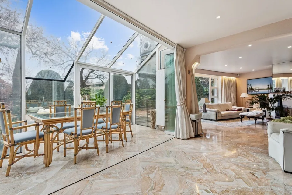 Superbe maison jumelée de 10 pièces  avec appartement de rendement
