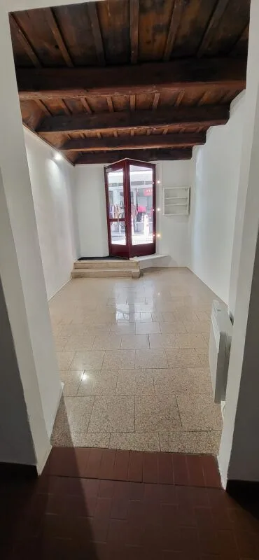 Negozio nel cuore della città vecchia, di 25 m2
