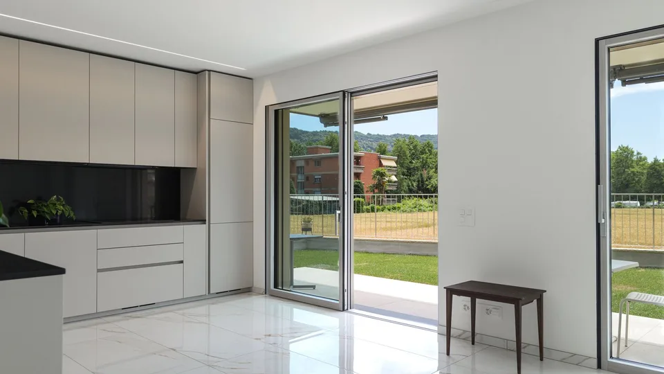 Nouvel appartement de 3,5 pièces avec jardin à Agno