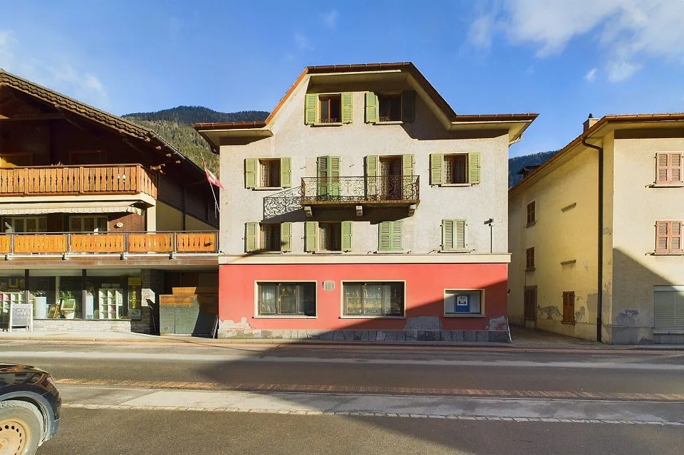 Ristorante con alloggi / immobile convertibile nella natura montana
