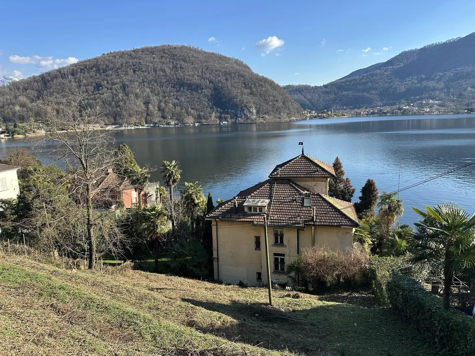 PURA   (in basso,vicinanze lago) Terreno edificabile vista lago