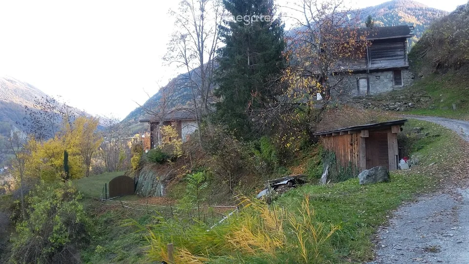 a vendre petit chalet au val d herens