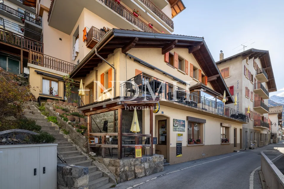 Au coeur du village - Appartement en duplex avec restaurant