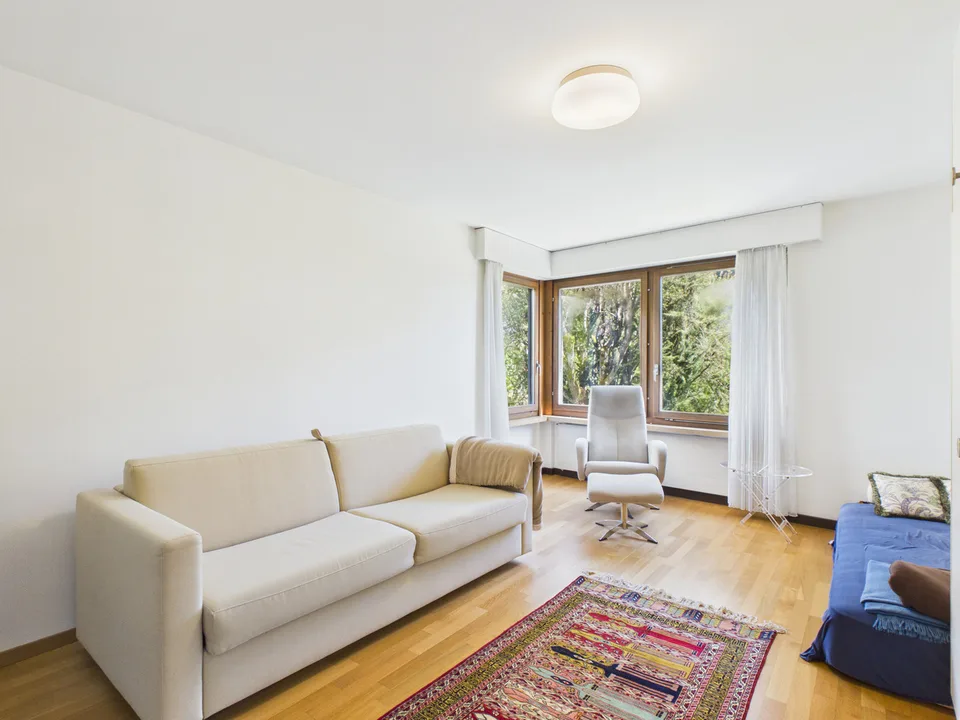 Einfamilienhaus mit Potenzial in exklusiver Lage von Uitikon Waldegg