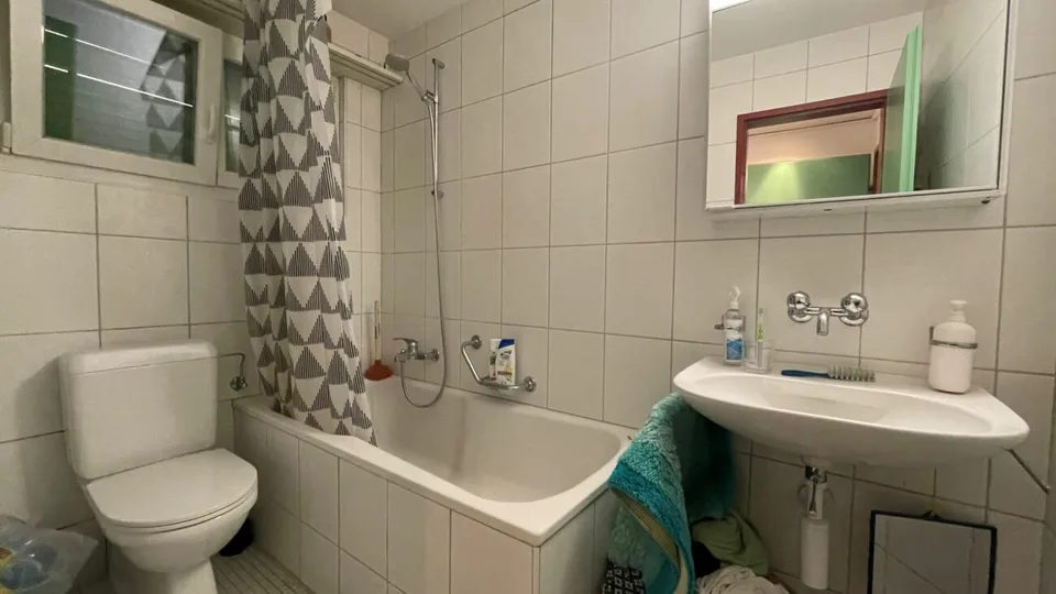 Casa residenziale e commerciale con parcheggi a Buckten/BL – foto 8 di 11