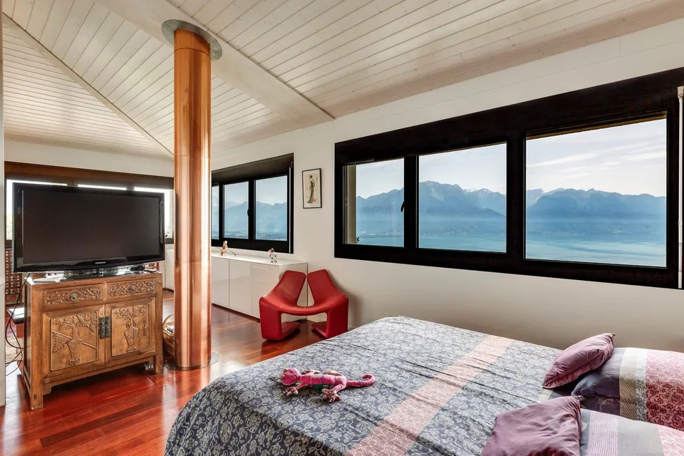 Prächtige moderne Villa mit 180-Grad-Blick auf den See und die Alpen – Foto 10 von 26