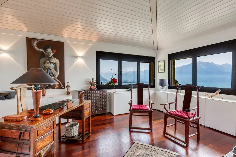 Prächtige moderne Villa mit 180-Grad-Blick auf den See und die Alpen – Foto 11 von 26