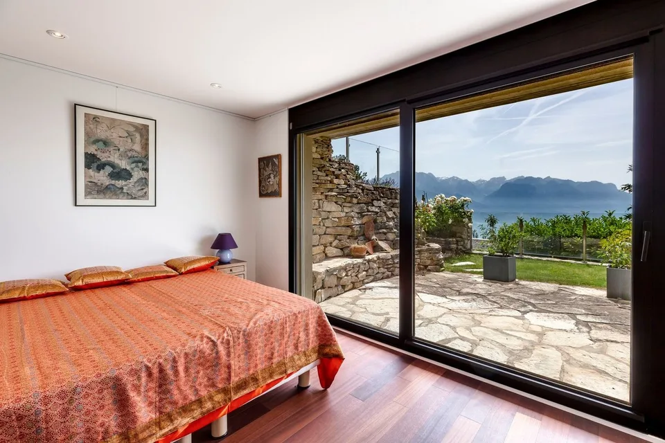 Prächtige moderne Villa mit 180-Grad-Blick auf den See und die Alpen – Foto 9 von 26