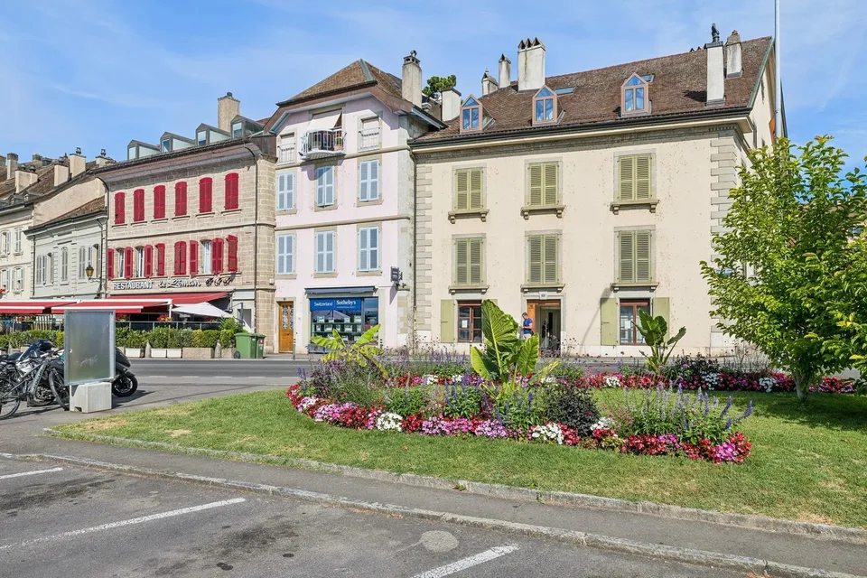 Opportunité d'investissement rare au centre-ville avec vue sur le lac