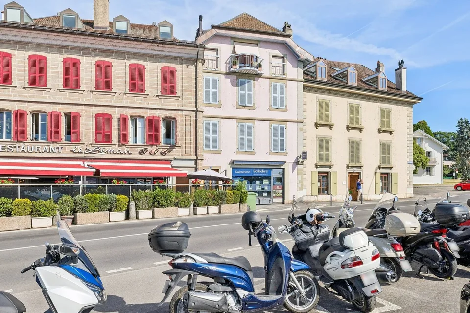 Opportunité d'investissement rare au centre-ville avec vue sur le lac