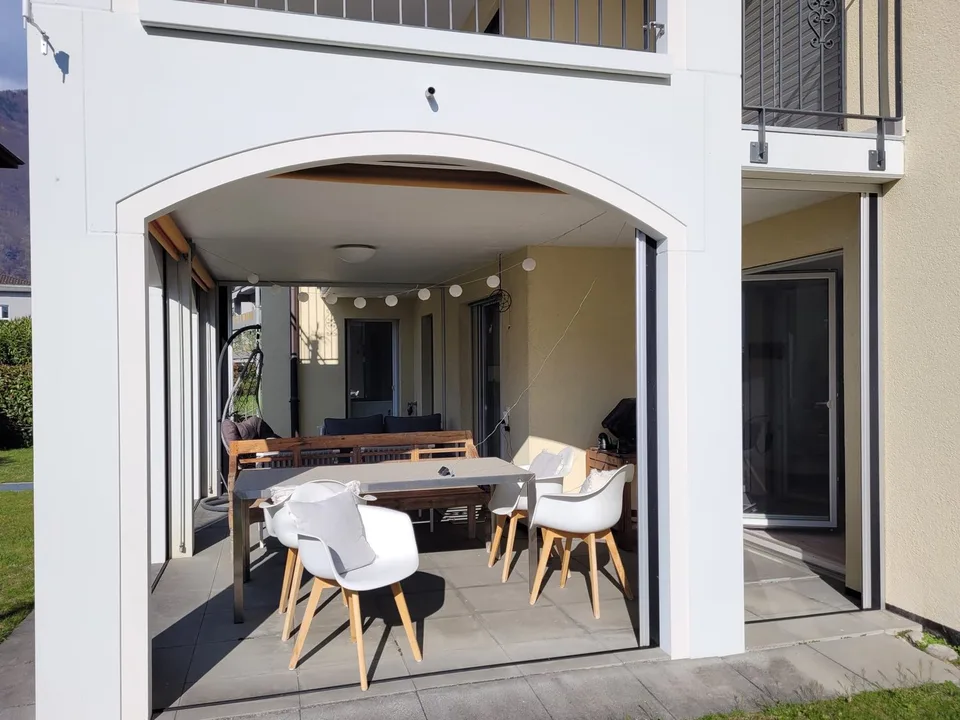 Affascinante appartamento di giardino di 3,5 locali con terrazza e giardino compreso parcheggio